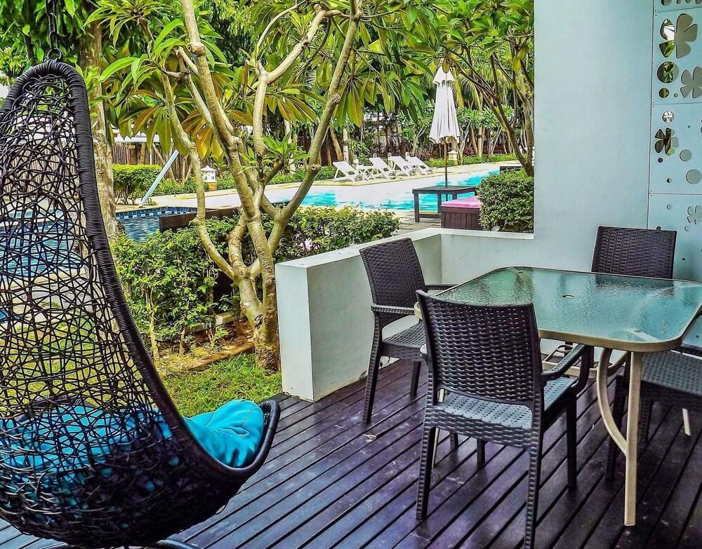 Franjipani Resort HHQ Exterior foto