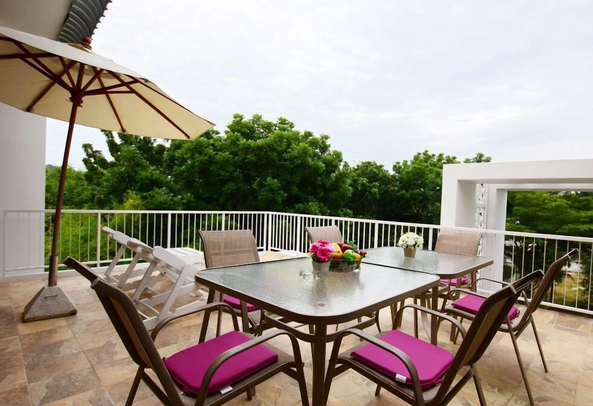 Franjipani Resort HHQ Exterior foto