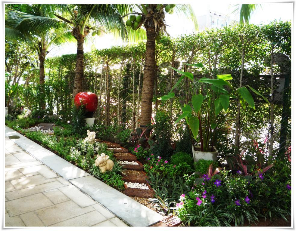 Franjipani Resort HHQ Exterior foto